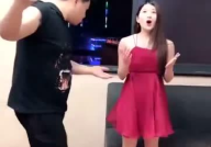 工厂小姐姐表演魔术视频,揭秘日常生活中的神奇魔法