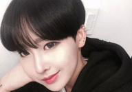 短发小姐姐在家背影照片,居家背影下的时尚风采